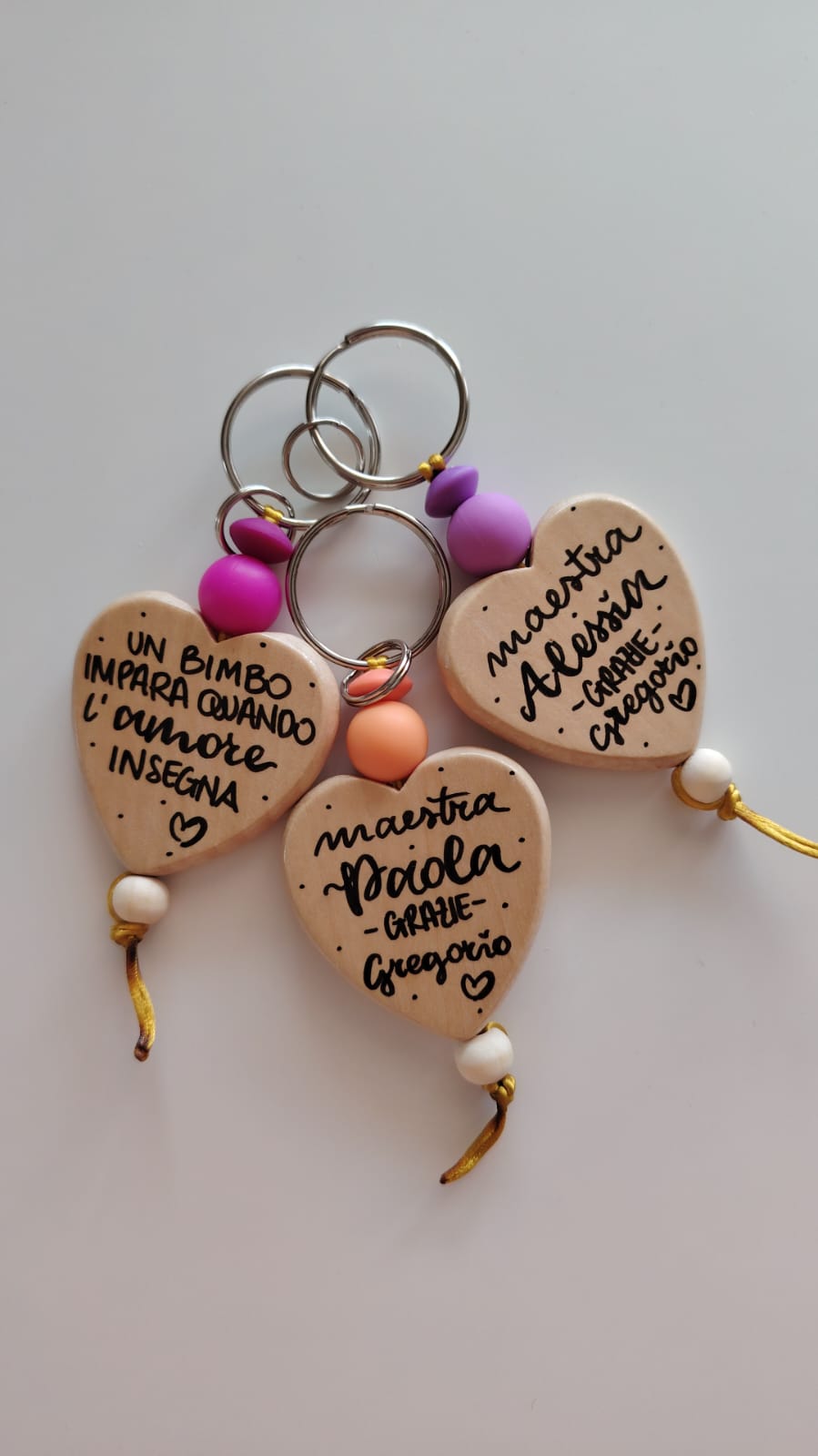 Portachiavi cuore legno maestra