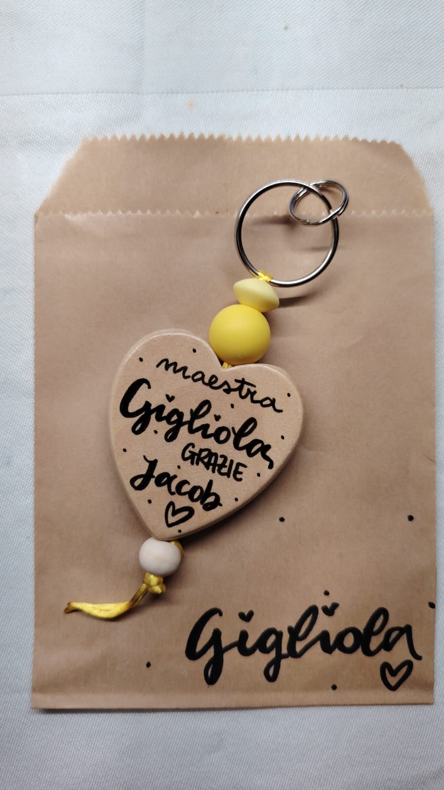 Portachiavi cuore legno maestra
